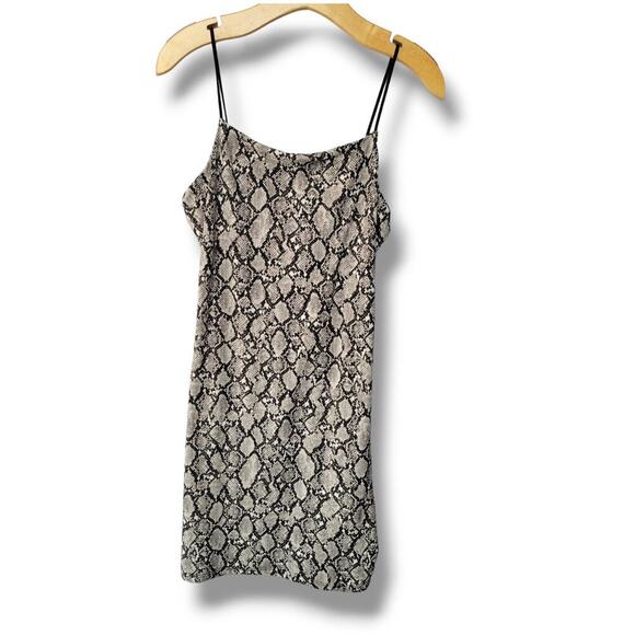 Heart & Hips Juniors Gray Snakeskin Print Bodycon Dress - Large - Picture 1 of 9